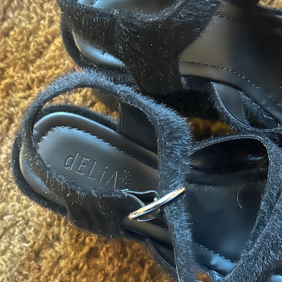 Black fuzzy platform wedge - Picture 3 of 3